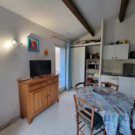 Jolie Maison D'angle 4 Couchages Dans Privee A 300m De La Lrhp47