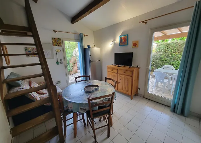 Villa Jolie Maison D'angle 4 Couchages Dans Privee A 300m De La Lrhp47 *