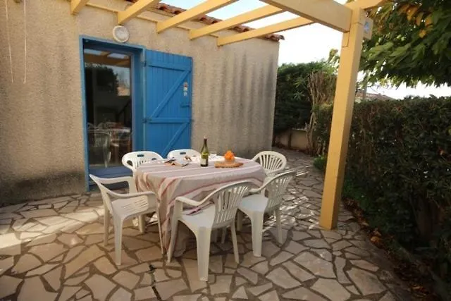 Jolie Maison D'angle 4 Couchages Dans Privee A 300m De La Lrhp47 Portiragnes