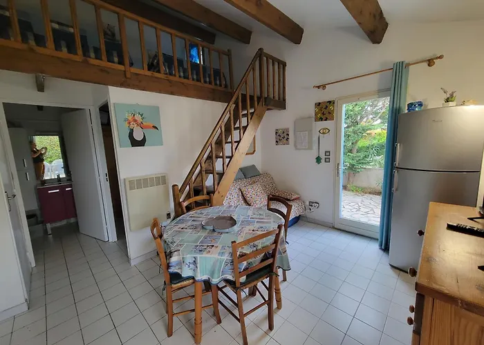 Jolie Maison D'angle 4 Couchages Dans Privee A 300m De La Lrhp47 Villa *